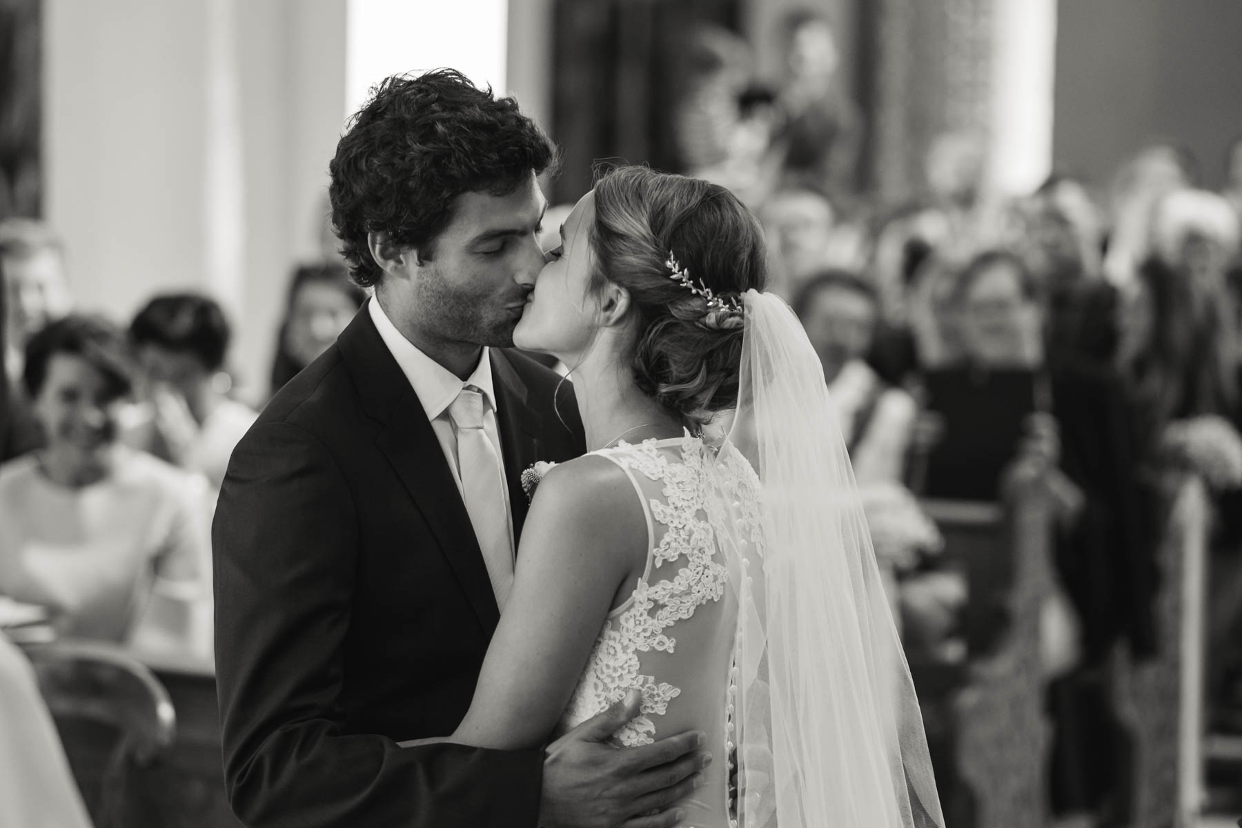 hochzeit tanzenberg-erster kuss